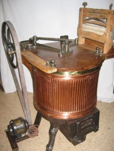 Foto de lavadora con motor antigua