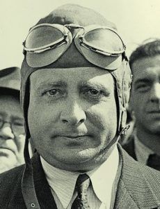 Foto del rostro de Juan de la cierva con gafas y gorro de aviador