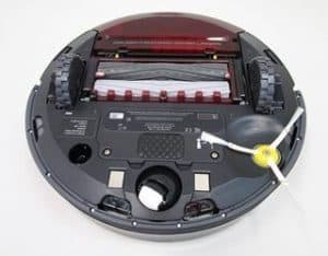 imagen del robot Roomba 980 por debajo