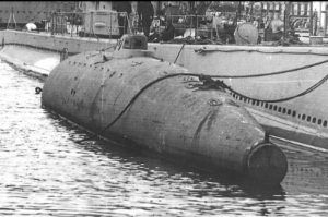 Imagen del submarino en el agua de Isaac Peral