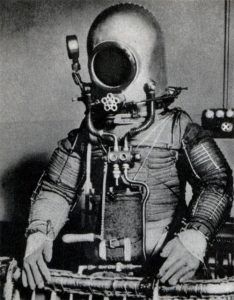 Imagen del traje espacial de Emilio Herrera