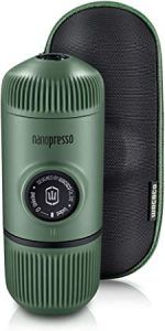 Imagen de cafetera AeroPress WACACO Nanopresso Musgo Verde
